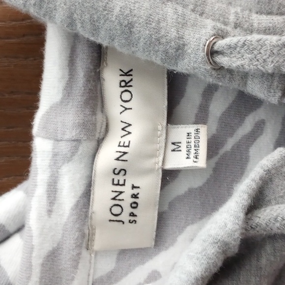 Women's Gray Hoodie Jacket Size M & XL NWOT - Picture 2 of 5
